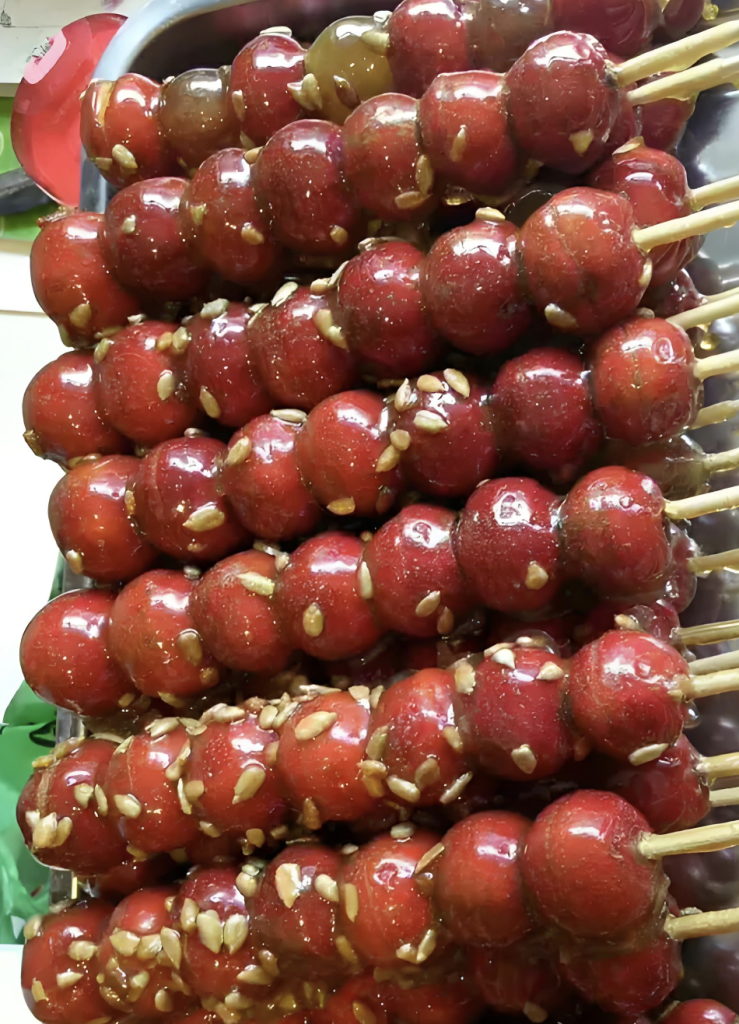 Sugar-Coated Hawthorn Skewers: A Sweet Chinese Tradition