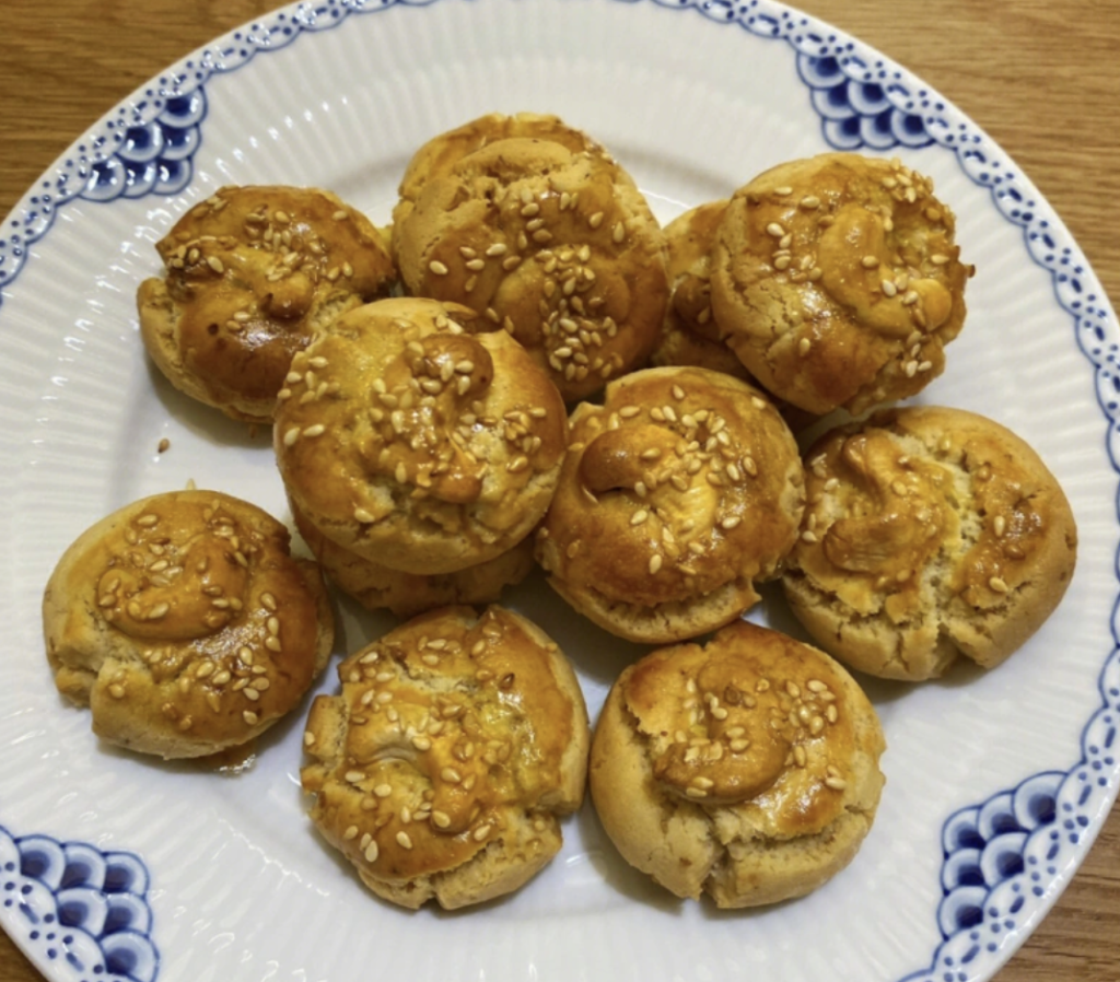 How to Make Walnut Crisps: A Nutritious Chinese Snack Recipe